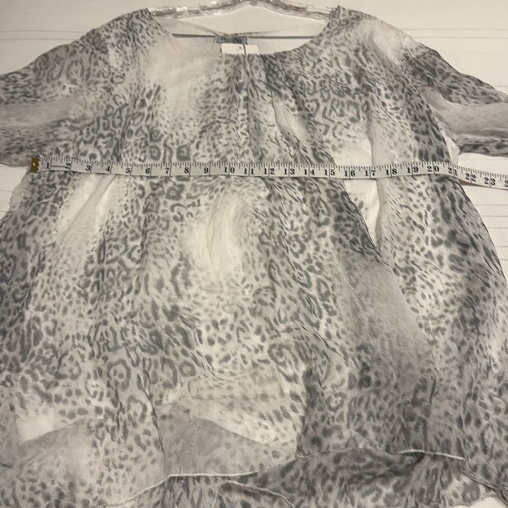 NWT‎ Elena Baldi Grey and White Leopard Print Women's Top - Picture 3 of 7